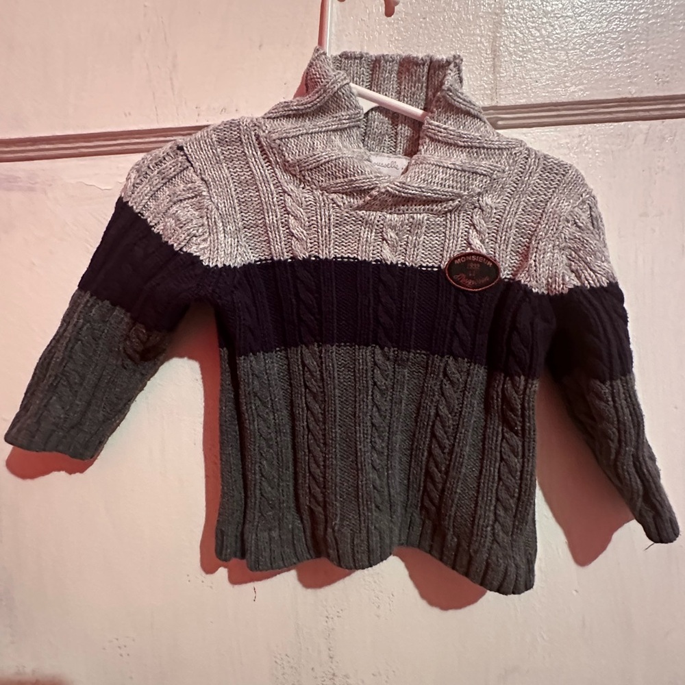 kids brand Cadet
Rousselle, gray cotton sweater, cardigan in size 6 months.